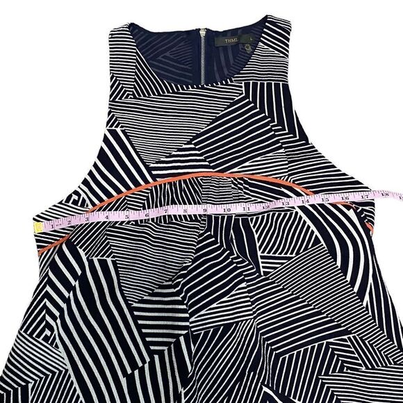 THML - HIGH-NECK SHIFT FIT & FLARE DRESS - SIZE LARGE AND RUNS SMALL !!! B4 - Picture 4 of 7